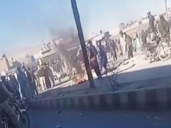 Residents of Quetta hold protest against gas shortage (Image Credit: @TBPEnglish) 