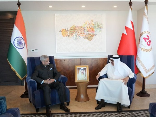 EAM S Jaishankar and Bahrain’s Foreign Minister Abdullatif bin Rashid Al Zayani (Photo/@DrSJaishankar)