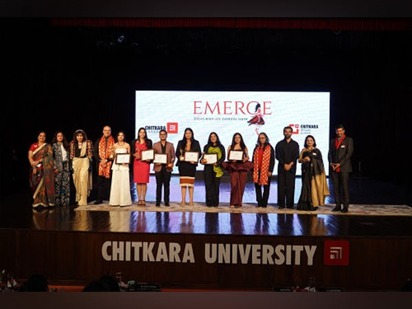 Pro-Chancellor Chitkara University, Dr. Madhu Chitkara honoring students at the grand fashion extravaganza 