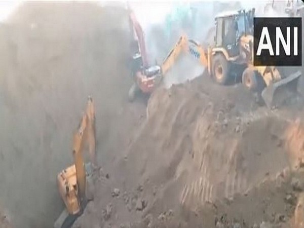 Rescue operations underway after 5-year-old boy fell into borewell in Dausa (Photo/ANI)