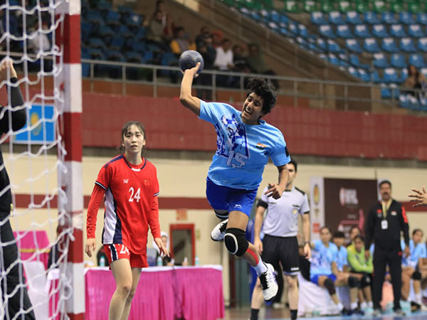 Players in action (Photo: Asian Handball Federation) 