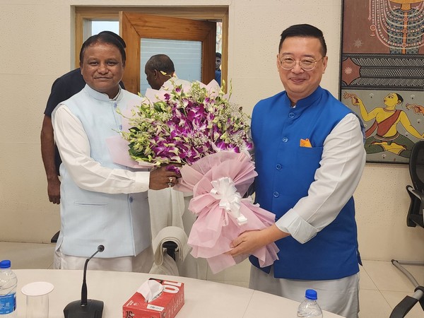 Singapore High Commissioner Simon Wong meets Odisha CM Mohan Charan Majhi in Bhubaneswar. (Photo: X/ @SGinIndia)