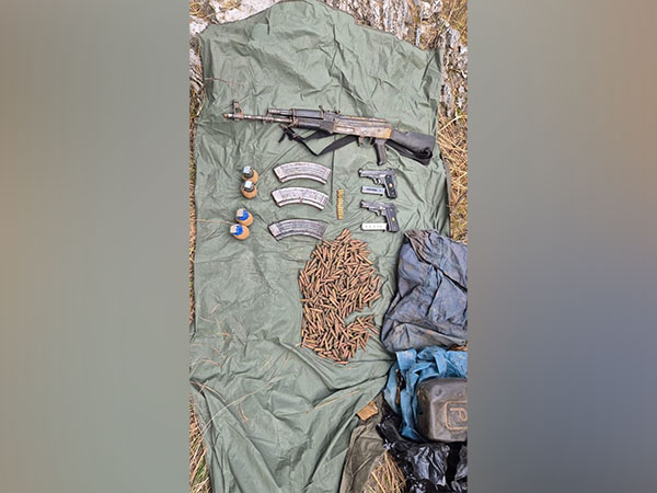 Recovered arms and ammunition (Photo/J-K Police) 