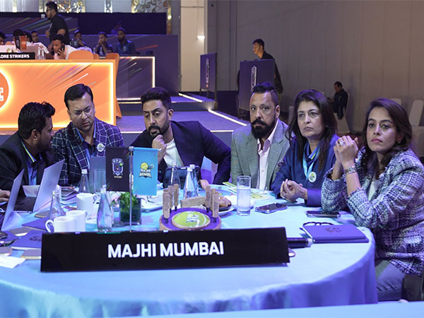 Bollywood actor Abhishek Bachchan along with Team Majhi Mumbai (C) during the ISPL Season 2 auction. (Pidture: ISPL)