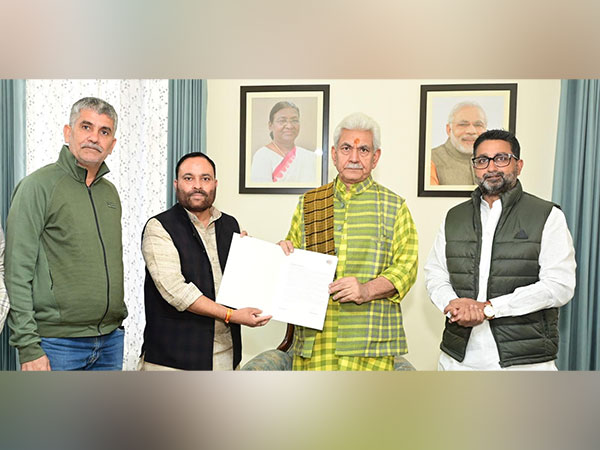 J-K L-G Manoj Sinha recieved invitation for Mahakumbh Mela 2025 (Photo/press communique)