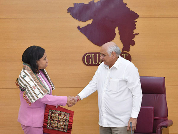  Gujarat Chief Minister Bhupendra Patel with  Lieutenant Governor of New Jersey Tahesha Veni (Photo/Gujarat CMO)