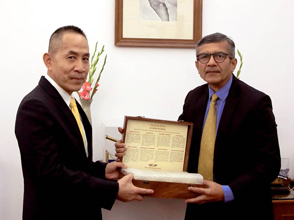 India's Defence Secretary, Rajesh Kumar Singh and General Tharapong Malakam, Deputy Permanent Secretary for Defence of Thailand (Photo/@SpokespersonMoD)