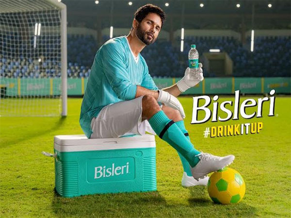 Bisleri Unviels New #DRINKITUP Sports Campaign Featuring Shahid Kapoor