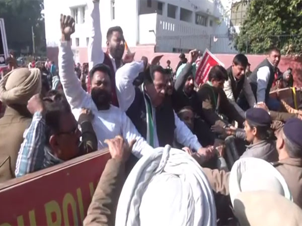 Chandigarh Congress protest against power privatisation (Photo/ANI)