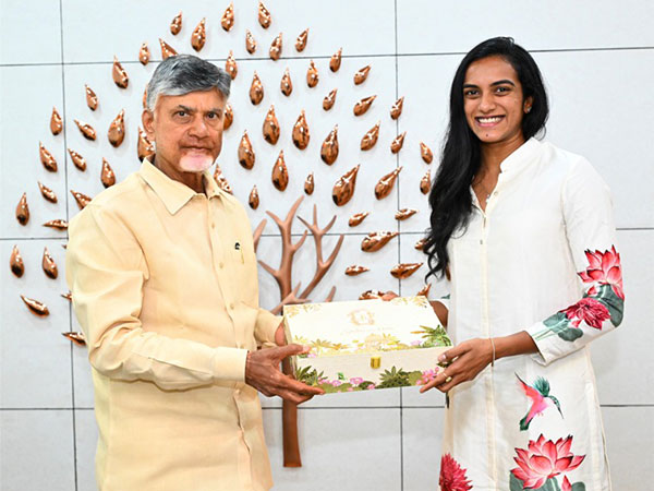 N Chandrababu Naidu with PV Sindhu. (Picture: I & PR)