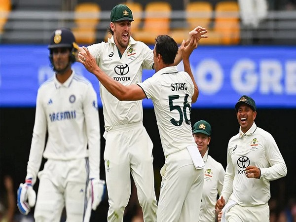 Mitchell Starc celebrating with Mitchell Marsh (Photo/ cricket.com.au)