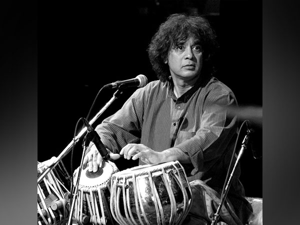 Ustad Zakir Hussain (Image Source: x/@Riteishd)