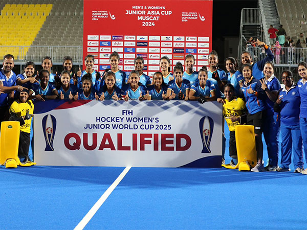 Indian team lifting Women's Junior Asia Cup 2024 (Image: FIH)