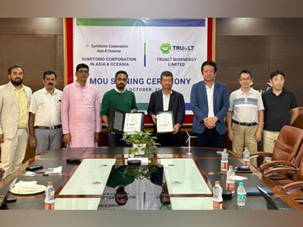 Representatives from  Sumitomo Corporation Asia & Oceania (SCAO), Nirani Sugars Limited and TruAlt Bioenergy