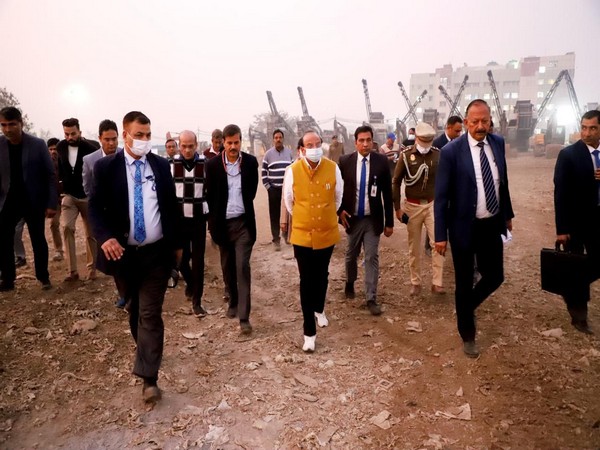 Delhi LG  VK Saxena visits Okhla landfill site (Photo/Delhi LG Office) 