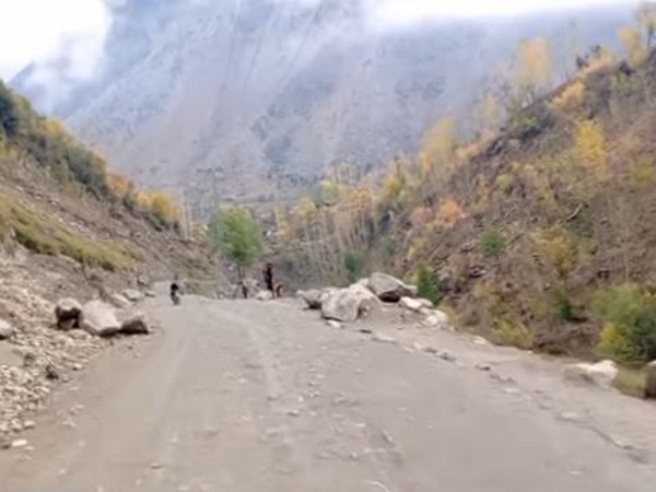Condition of roads in Darel, PoGB (Image Source/ Markhor Times )