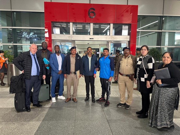 Indian and British Officials with the accused (Photo/ANI) 