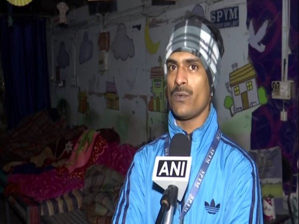 Caretaker at RK Puram night shelter. (Photo/ANI)