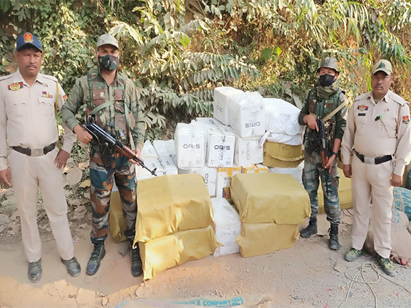 Assam Rifles, Custom Departement seizes smuggled foreign Cigarettes worth 2.6 cr in Tripura (Photo/AssamRifles)