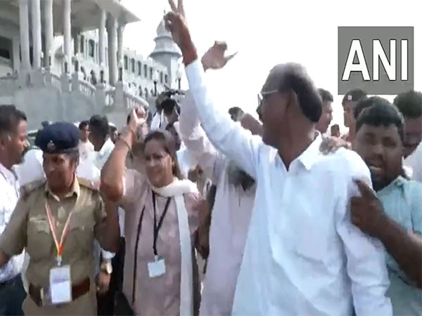 Congress stages protest against BJP leader CT Ravi (Photo/ ANI)