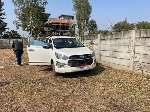 Abandoned car from which gold and cash was recovered (Photo/ANI) 