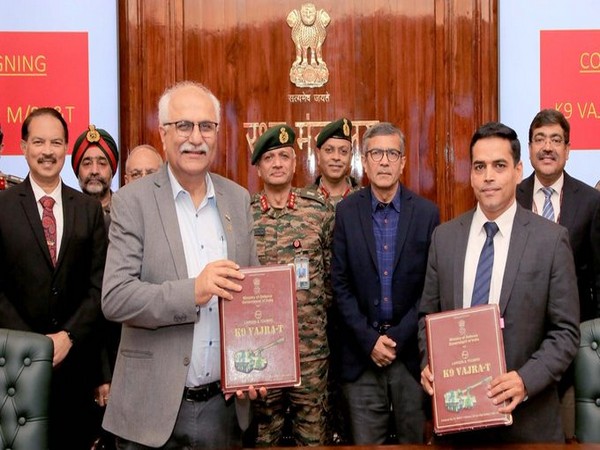 Senior officials of the Ministry of Defence and representatives of Larsen & Toubro Limited  (Pic/Ministry of Defence)