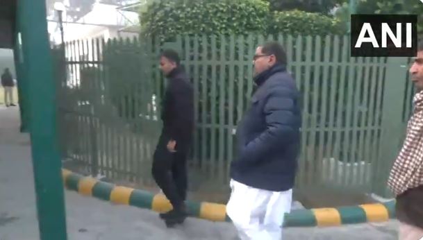 INLD leader Abhay Singh Chautala arrives at Tejakhera farmhouse in Sirsa (Photo/ANI)