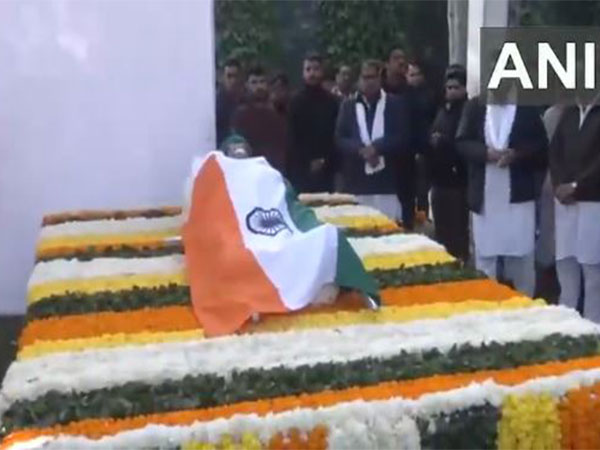 State honour was accorded to former Haryana CM Chaudhary Om Prakash Chautala at Tejakhera farmhouse (Photo/ANI)
