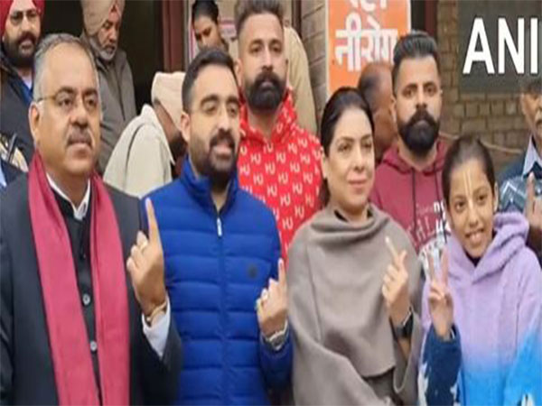 BJP General Secretary Tarun Chugh casts his vote (Photo/ANI) 