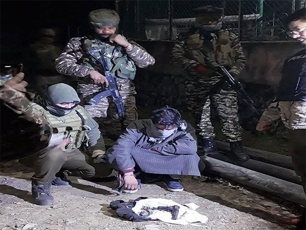 Terrorist associate apprehended along with arms and ammunition in Bandipora (Photo/ANI)