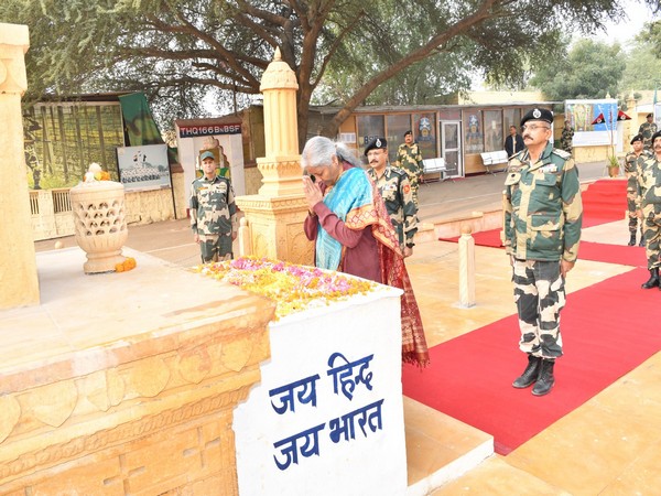 Nirmala Sitharaman pay tribute to the martyrs at Vijay Stambh. (Photo: @BSF_Rajasthan)