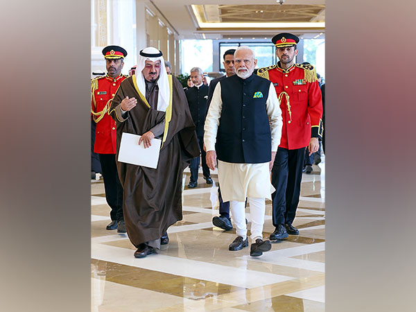 PM Narendra Modi with Amir of Kuwait, Sheikh Meshal Al-Ahmad Al-Jaber Al Sabah at Bayan Palace on Sunday (Photo/ANI)
