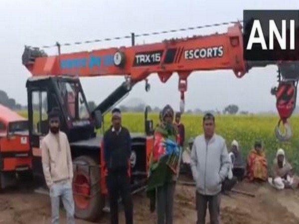 A visual of the rescue operaiton being carried out (Photo/ANI) 