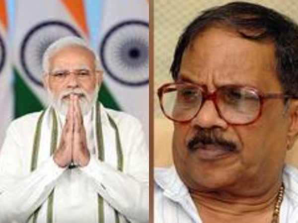 Prime Minister Narendra Modi and MT Vasudevan Nair (Photo/ANI) 
