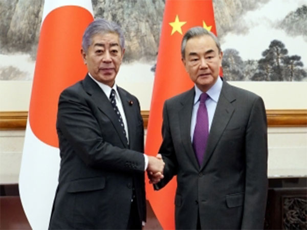 Japanese Foreign Minister Iwaya Takeshi and Chinese Foreign Minister Wang Yi  (Photo/Japanese Ministry of Foreign Affairs)