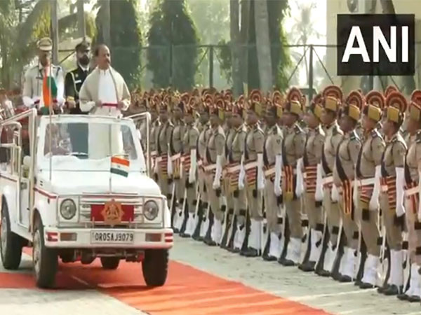 Odisha’s outgoing Governor Raghubar Das received a Guard of Honour (Photo/ANI)