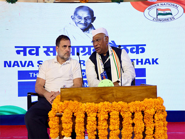 Rahul Gandhi and Mallikarjun Kharge. (Photo/@kharge)