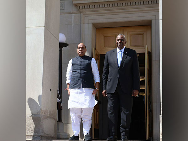 Defence Minister Rajnath Singh with the US Secretary of Defence Lloyd Austin (Image: X@rajnathsingh)