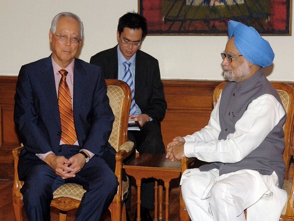 Singapore High Commissioner condoles Manmohan Singh's demise (File Photo/ X@SGinIndia)