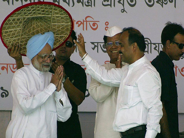 Former PM Manmohan Singh in Assam (Pohoto/@himantabiswa)
