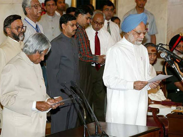 Former Prime Minister Manmohan Singh (File Photo/@RahulGandhi)