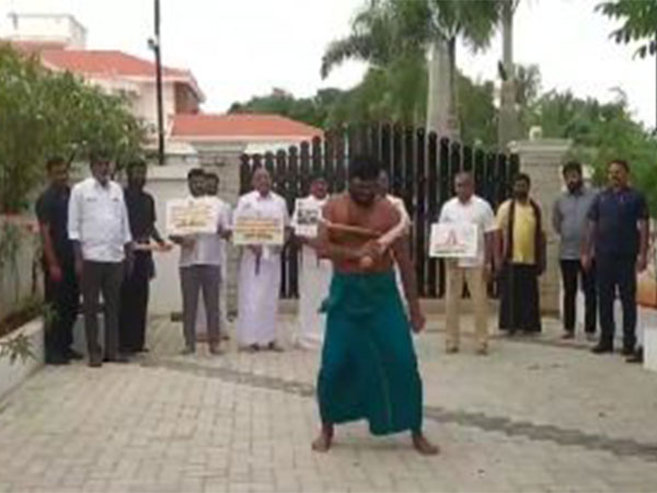 TN BJP chief Annamalai whips himself as he protests over sexual assault at Anna University (Photo/ANI)