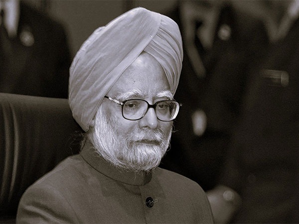 Former PM Manmohan Singh (File photo/@gautam_adani)