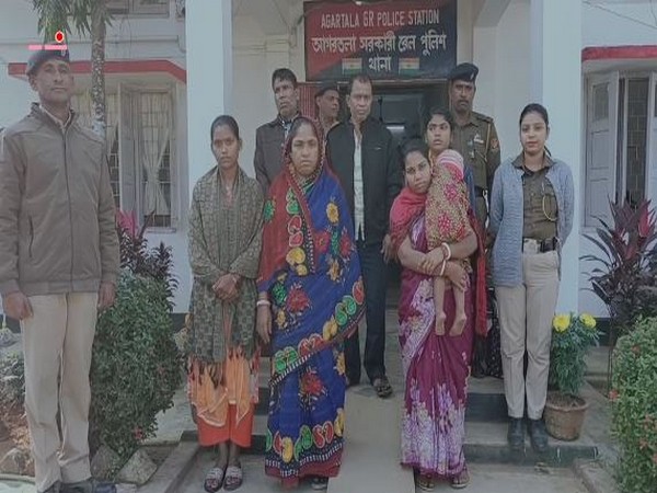 6 Bangladeshi women detained at Agartala Railway station (Photo/ANI)