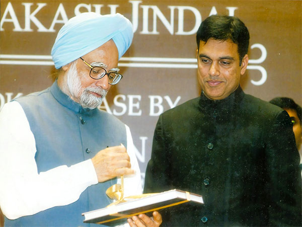 Late Dr Manmohan Singh and Sajjan Jindal (Image: X/@sajjanjindal)