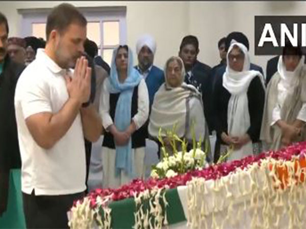 Congress MP Rahul Gandhi pays last respects to Dr Manmohan Singh (Photo/ANI)