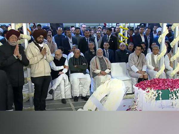 Bhutan King Jigme Khesar Namgyel Wangchuck attends funeral of former PM Manmohan Singh (Image Credit: YouTube/NarendraModi)