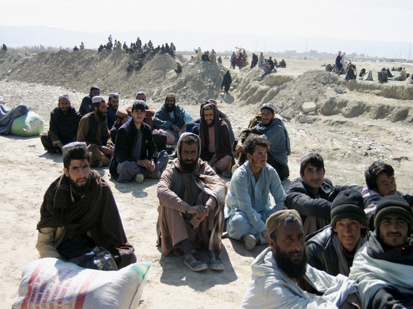 People in the Pakistan-Afghanistan border town of Chaman (Image/Reuters)