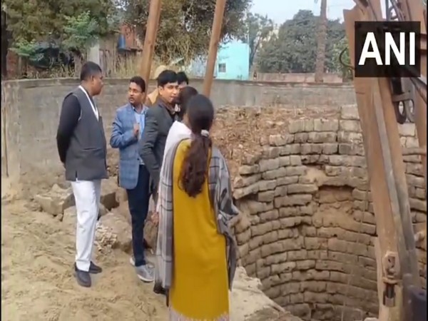 Officials at the restoration and reconstruction site of Chaturmukh well (Photo/ANI)