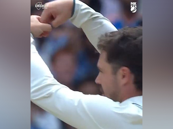 Travis Head with his celebration (Photo: X/@cricketcomau)